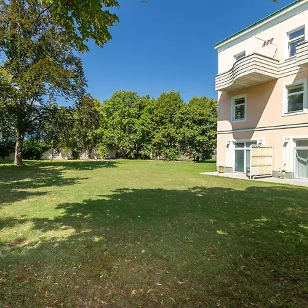 Apartman Giardino Airport With Garden