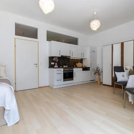 Apartment Garden Vienna Airport - By Mynests *