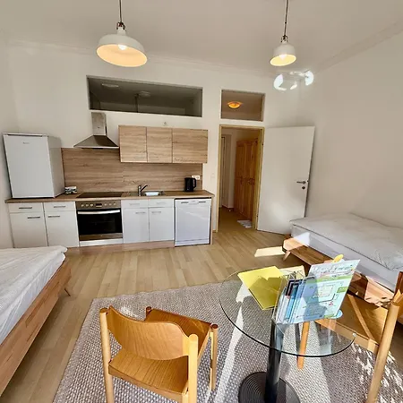 Apartment Garden Vienna Airport - By Mynests *