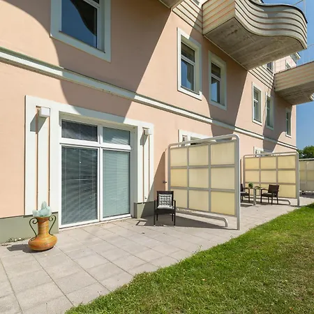 Garden Vienna Airport - By Mynests Schwechat