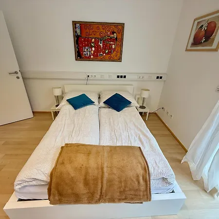 Garden Vienna Airport - By Mynests Apartment