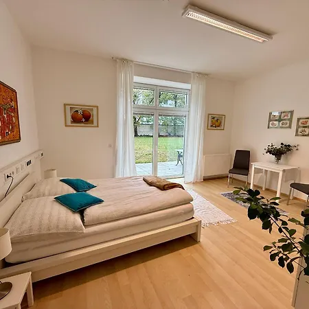 Apartment Garden Vienna Airport - By Mynests