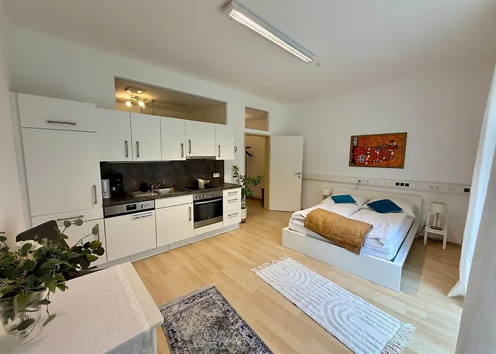 Giardino Airport With Garden שווכאט