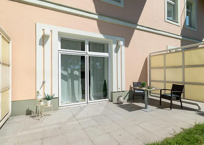 Giardino Airport With Garden